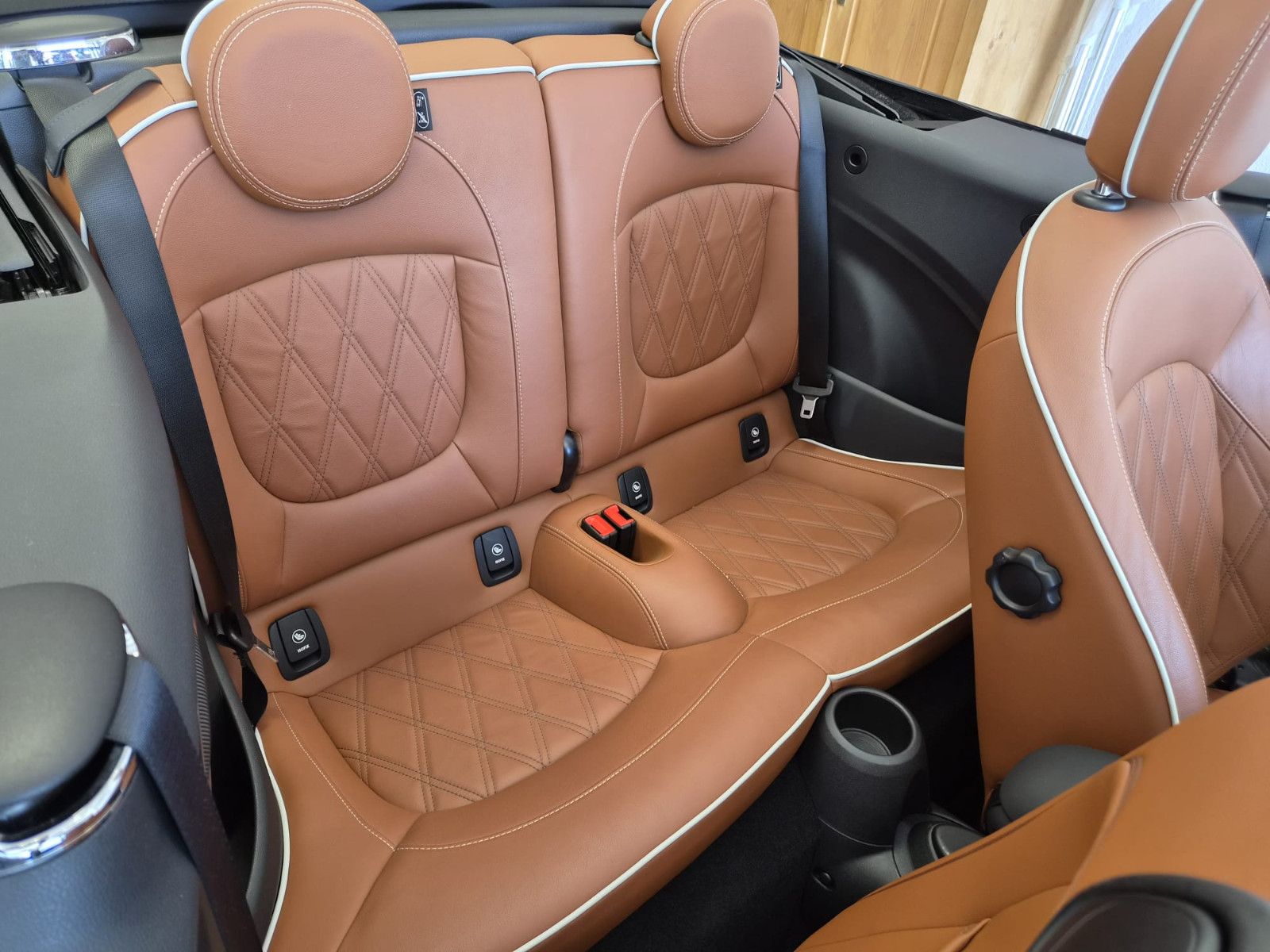 Fahrzeugabbildung MINI Cooper Cabrio,Leder,Navi,Kamera