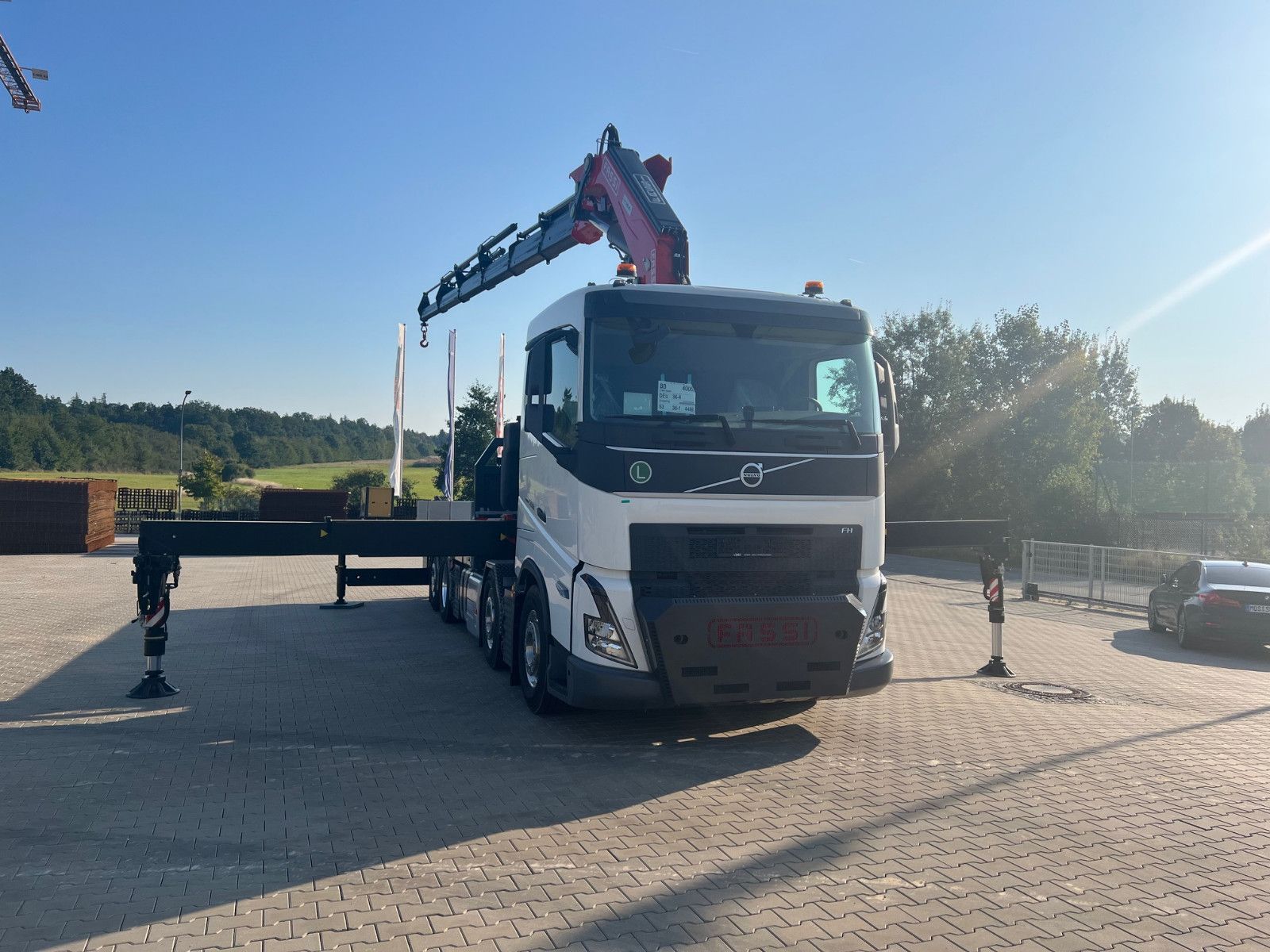 Fahrzeugabbildung Volvo FH 500 8x2 Kran F710 RA2.26