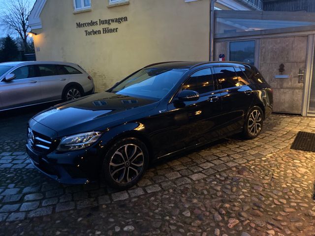 Mercedes-Benz C 200 T d 9G Avantgarde Night  AHK  Kamera Coman