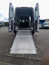 Volkswagen Crafter Rollstuhlrampe org 149 Tkm bis 9 Sitze - LKWs in Wuppertal