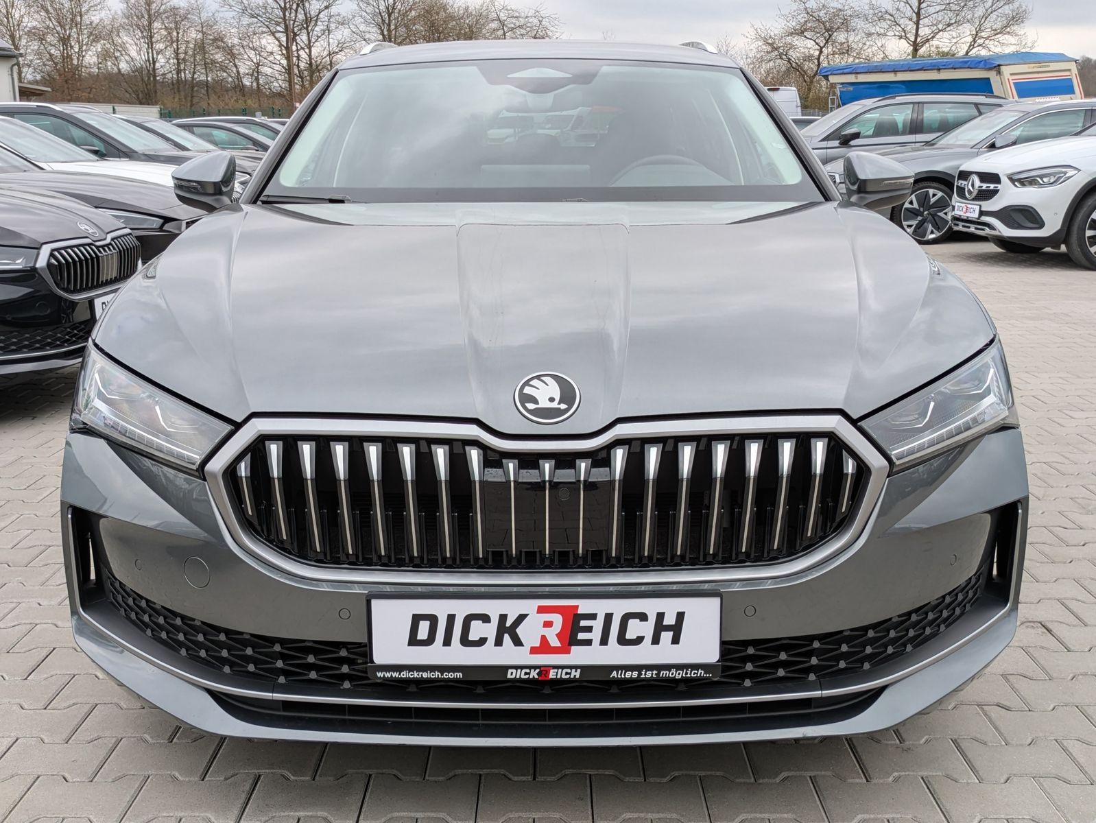 Fahrzeugabbildung SKODA Superb 2.0 TDI 4x4 Selection MATRIX*AHK*5J GAR.