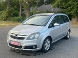 Opel Zafira 2.2, Tüv 05.2027, 7Sitzer, Klima, Ahk - Opel Zafira Gebrauchtwagen in Lübeck