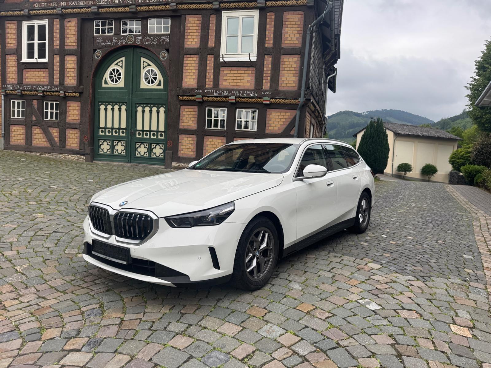 BMW 520d*NEUES-MODELL*DriveAssi*ParkAssi*DAB*LEDER