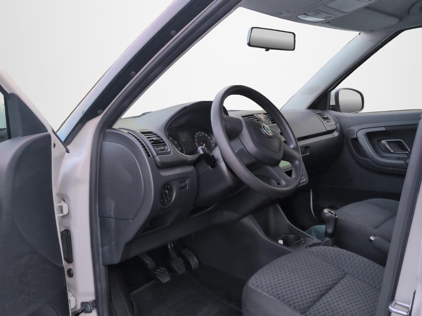 Skoda Fabia 2011 — photo 9