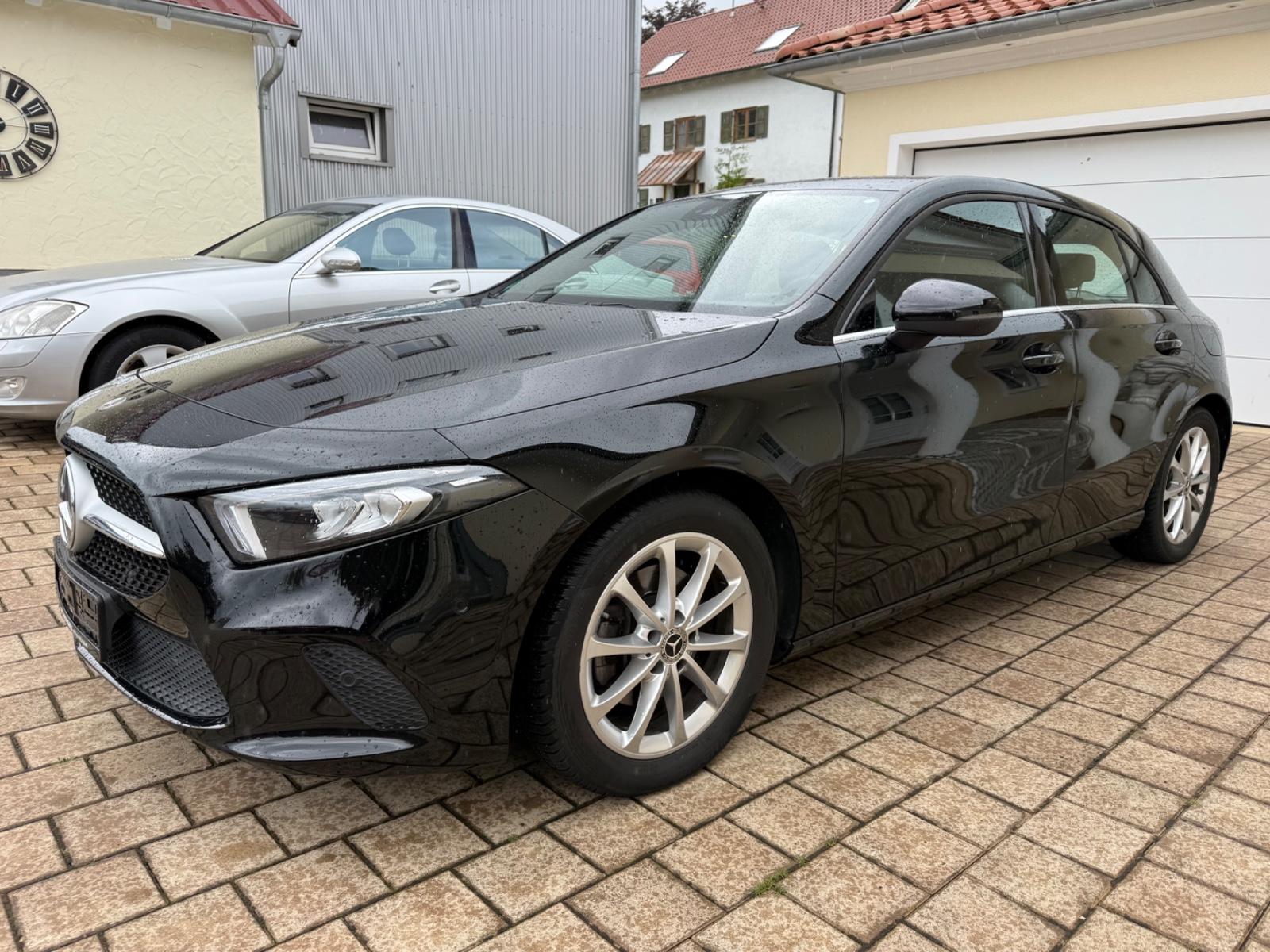 Mercedes-Benz A 200d Aut. Navi LED SHZ Kamera PDC ALU
