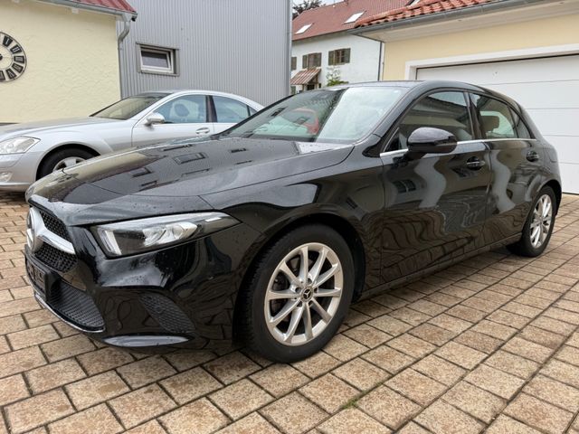 MERCEDES-BENZ A 200d Aut. Navi LED SHZ Kamera PDC ALU