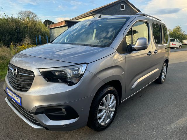 Opel Combo Life-1,5-Navi-AHK-Panoramadach-1 Hand