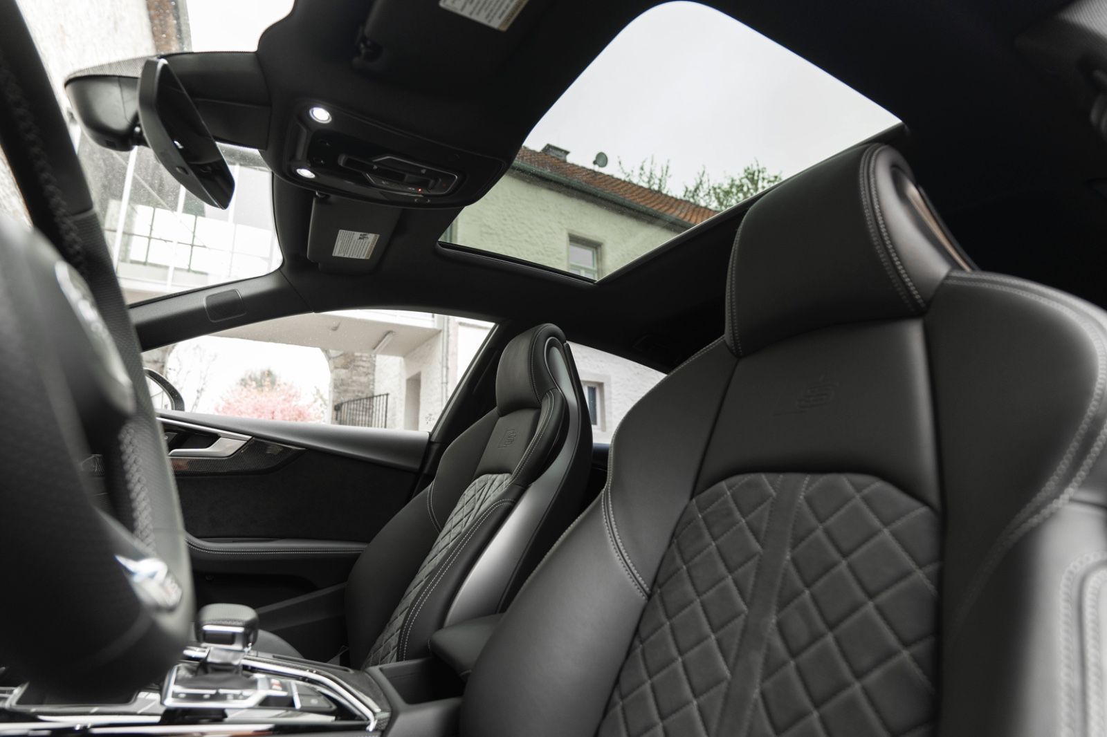 Fahrzeugabbildung Audi S5 TFSI SPORTBACK CARBON CARPLAY B&O MASSAGE 360