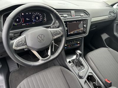 Fahrzeugabbildung Volkswagen Tiguan Allspace 2.0 TDI DSG 4M Life NAV+LED+AHK