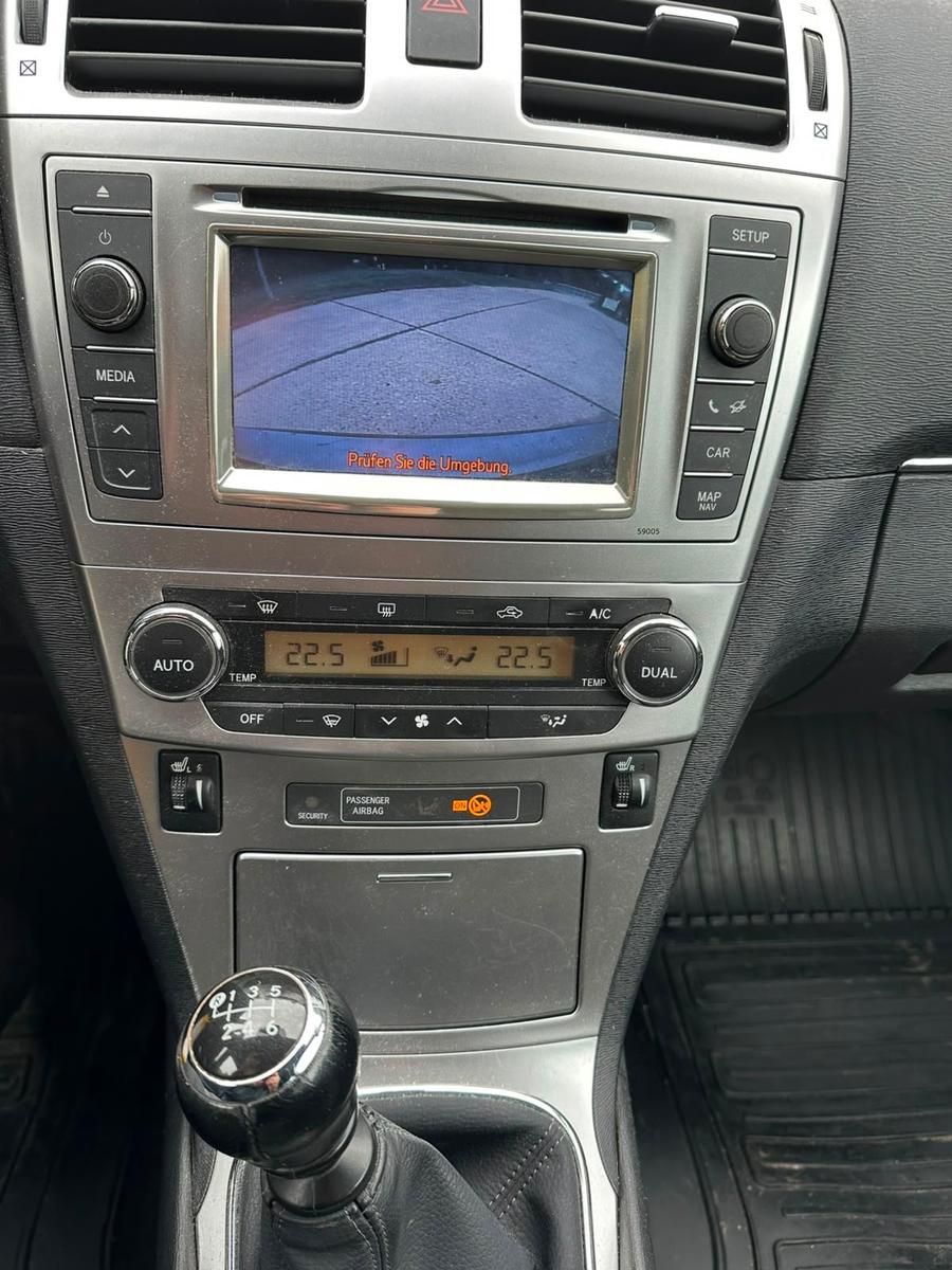 Toyota Avensis 2013 — photo 10