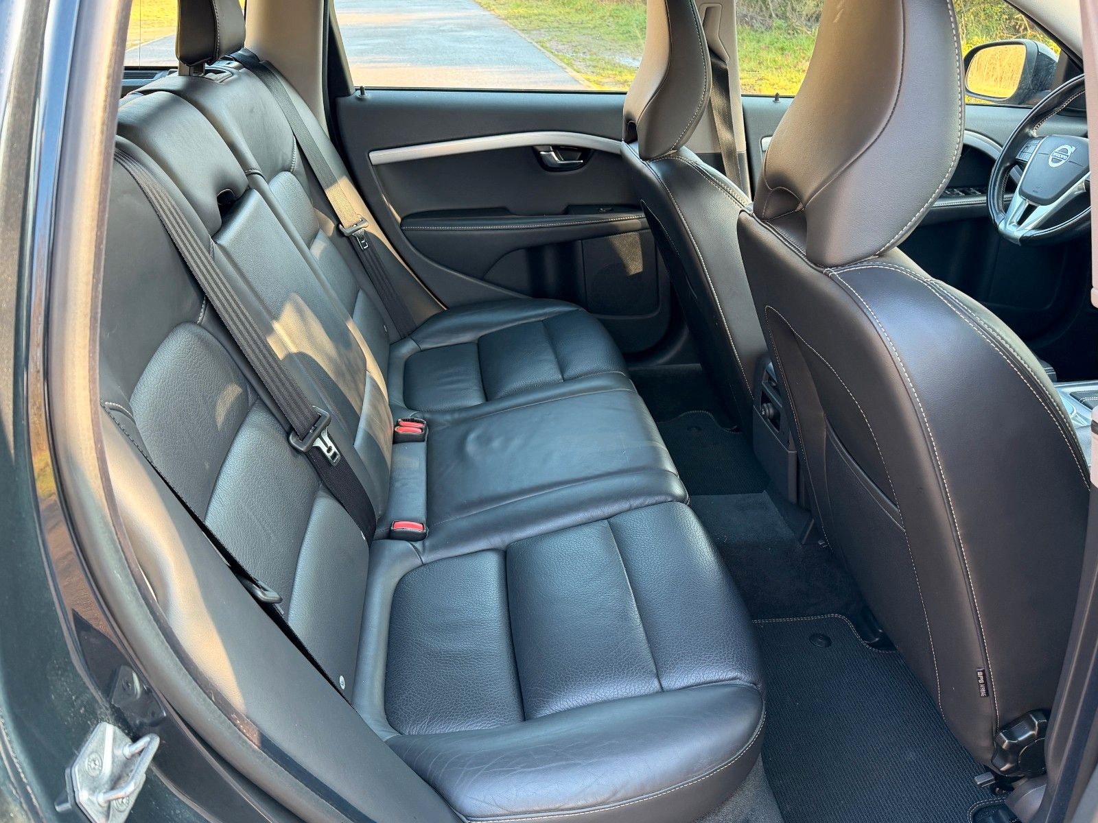 Fahrzeugabbildung Volvo V70 D4 Linje Svart *Allwetter*Bi-Xenon*Standhzg*