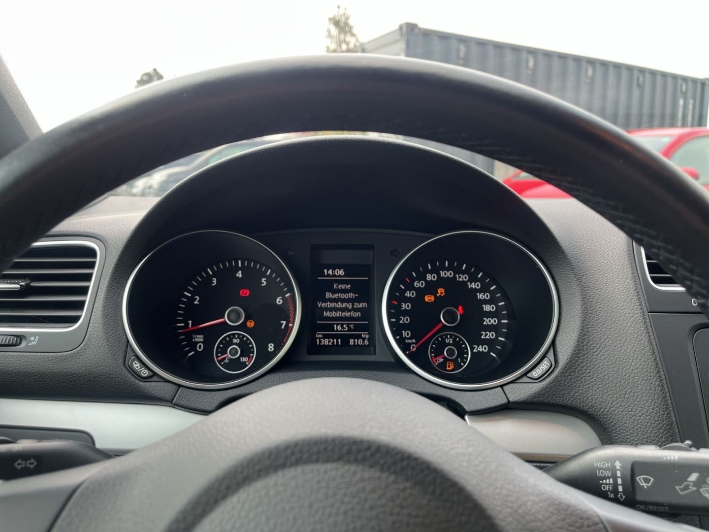 Fahrzeugabbildung Volkswagen Golf VI Basis BMT 1.2 TSI Cabrio Navi SHZ Temp