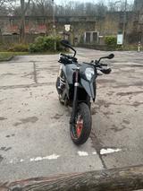 KTM 690 SM - KTM SUPER MOTO