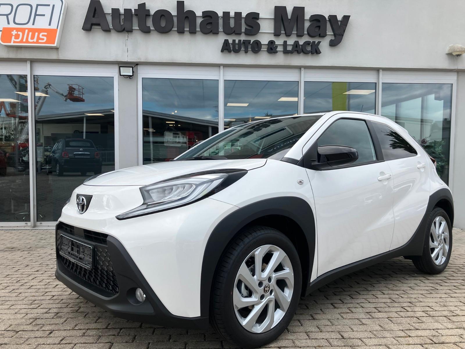 Toyota Aygo(X) Voll-LED*KlimaAT*Ap/A.*Kam.*SHZ*17",3,9%