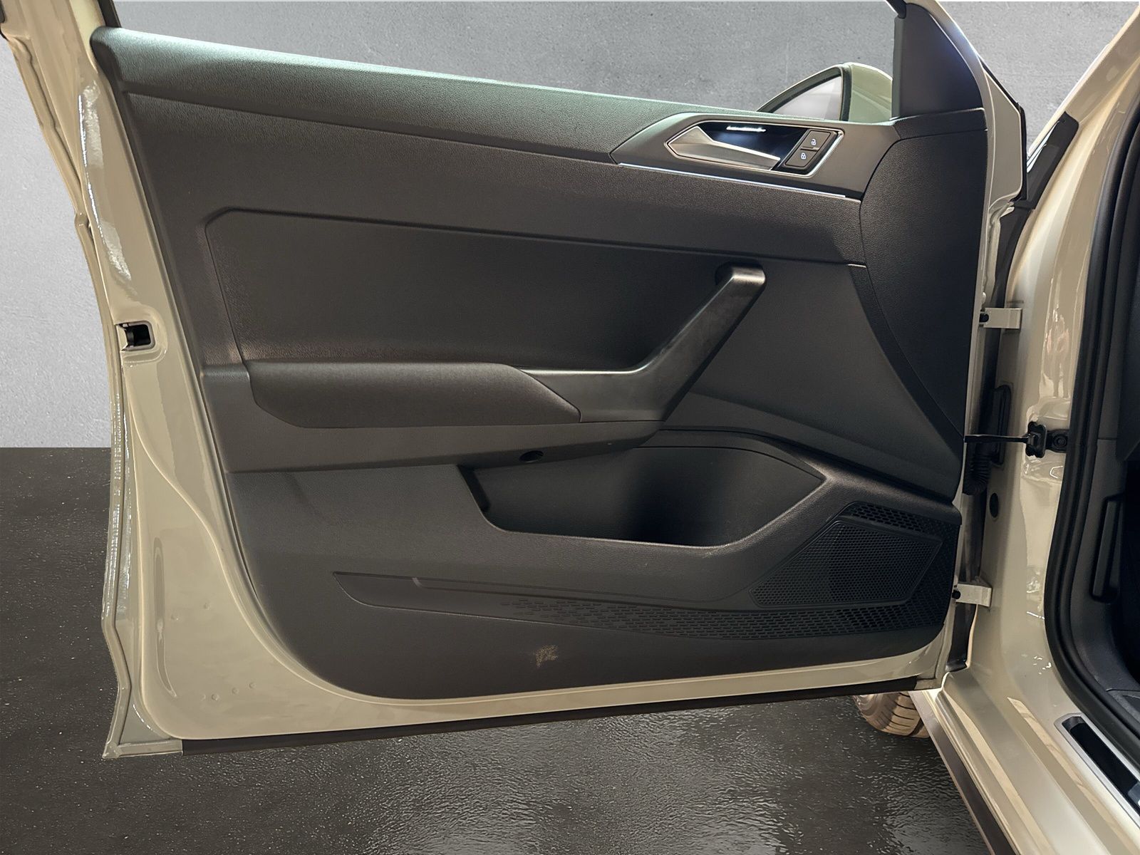 Fahrzeugabbildung Volkswagen Polo 1.0 TSI R-Line PDC SHZ LED digitalCP