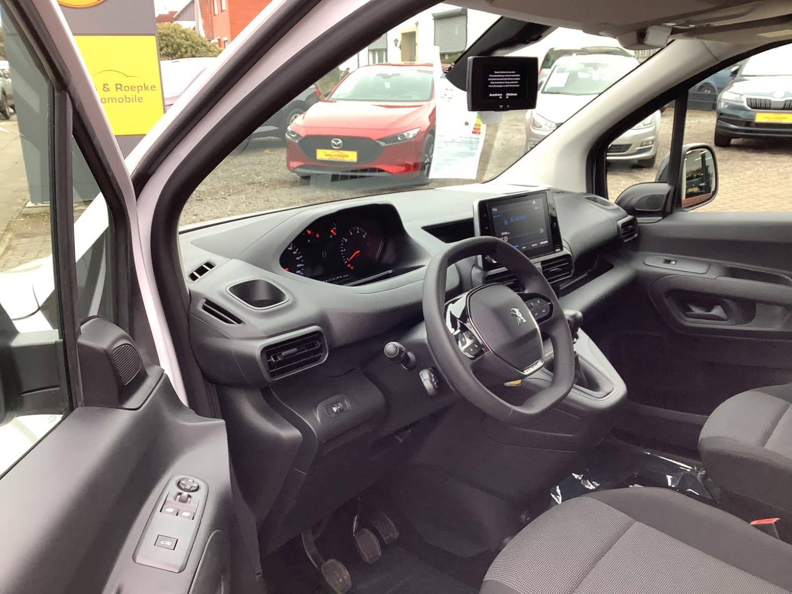 Peugeot Partner 1,5 BLUE HDI / AHK/ALLWETTERREIFEN/CAM