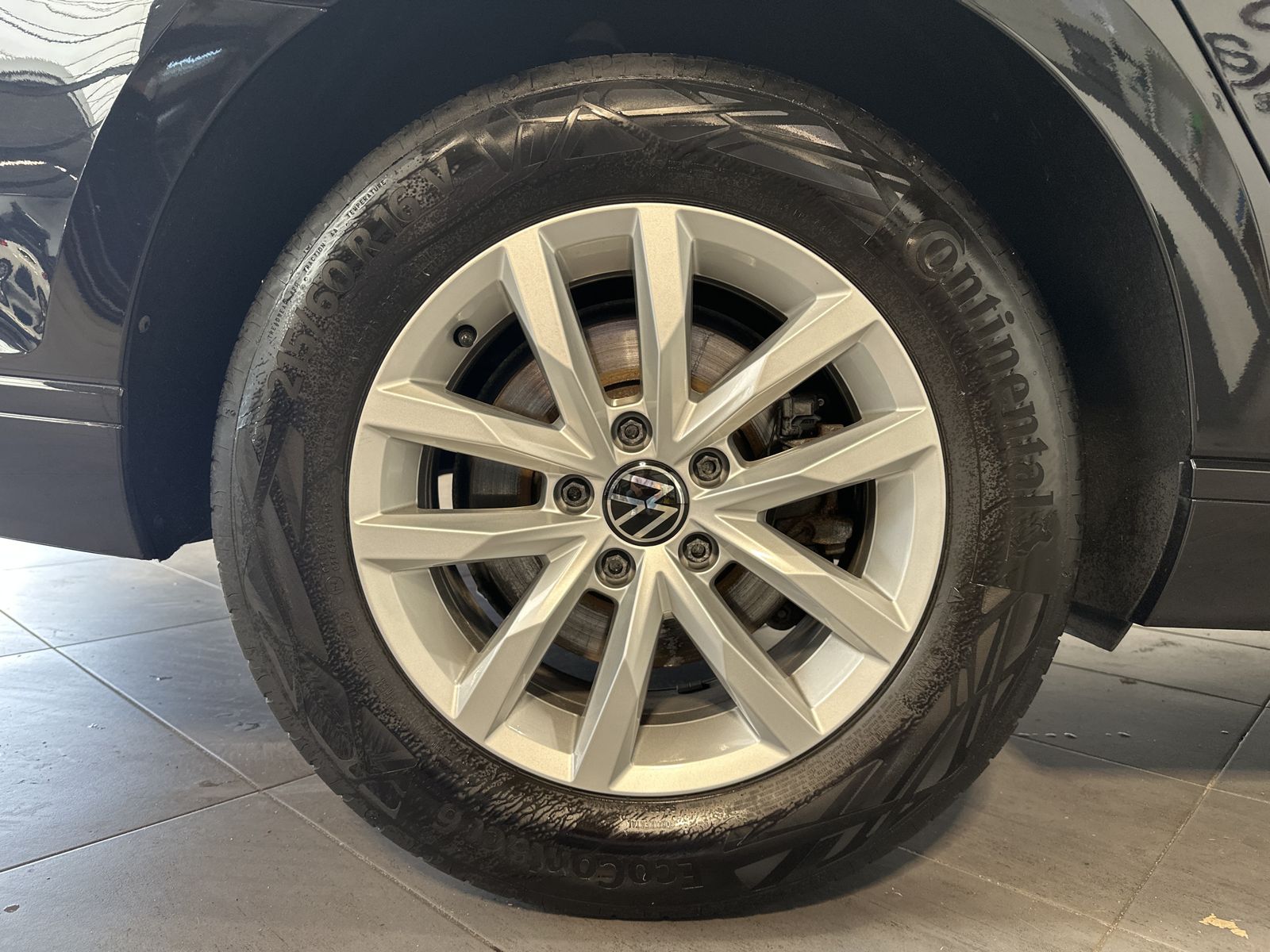 Fahrzeugabbildung Volkswagen Passat Variant 2.0 TDI DSG Business NAV+LED+ACC