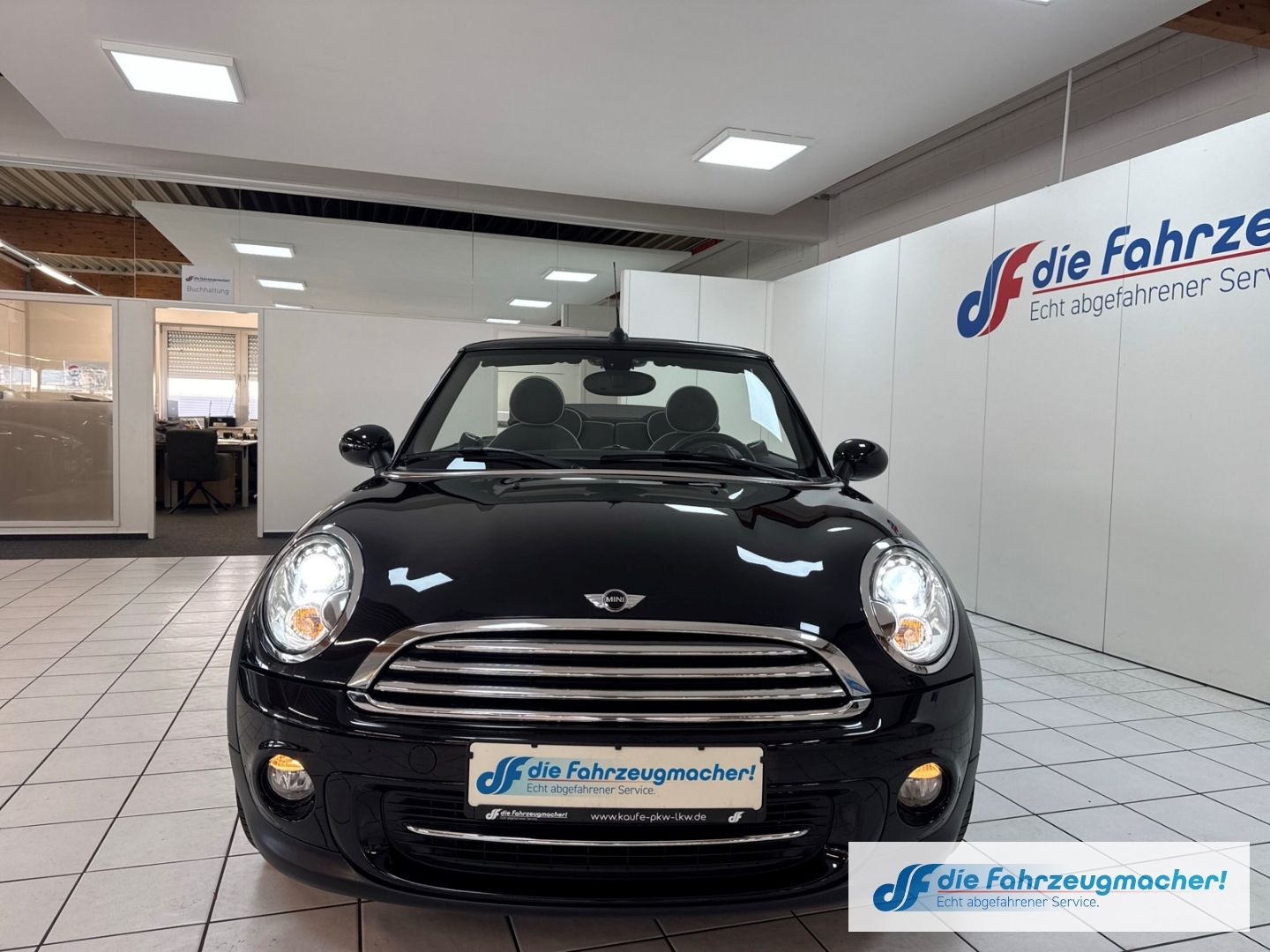 Fahrzeugabbildung MINI Cooper Cabrio Sport Navi Xenon Leder Ambiente SH