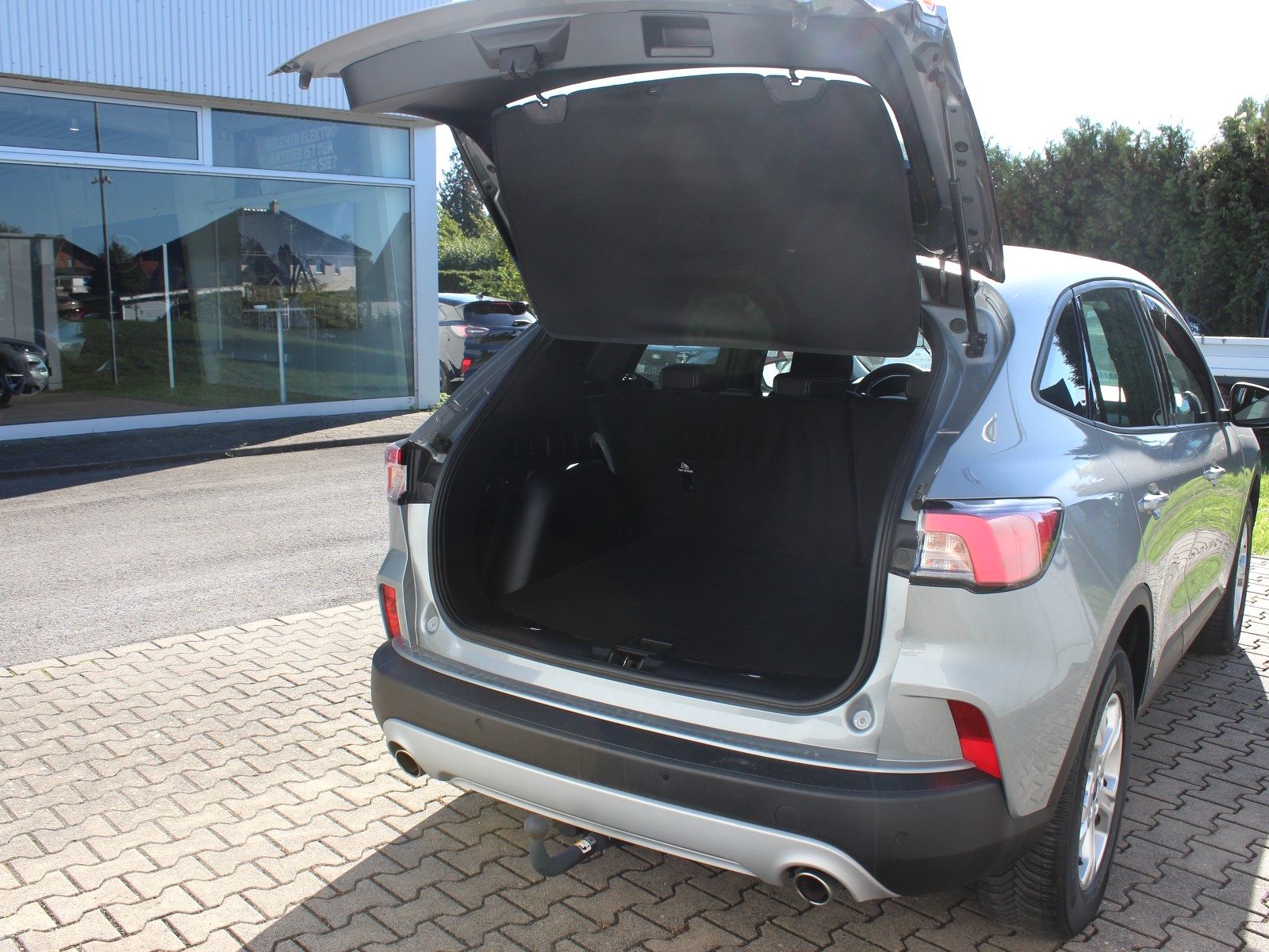Fahrzeugabbildung Ford Kuga Plug-In Hybrid Cool & Connect 2,5 Duratec