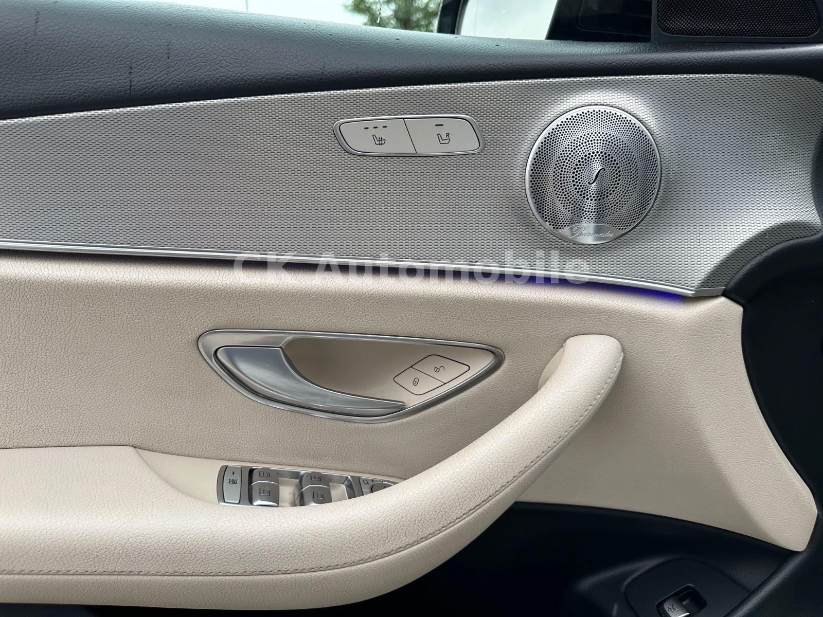 Fahrzeugabbildung Mercedes-Benz E 300 Lim. AMG-Line/Navi/Leder/Kamera/Burmester