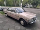 Mercedes-Benz MERCEDES 123 , 240 D mit H- Kennzeichen - Mercedes-Benz 240 in Dortmund