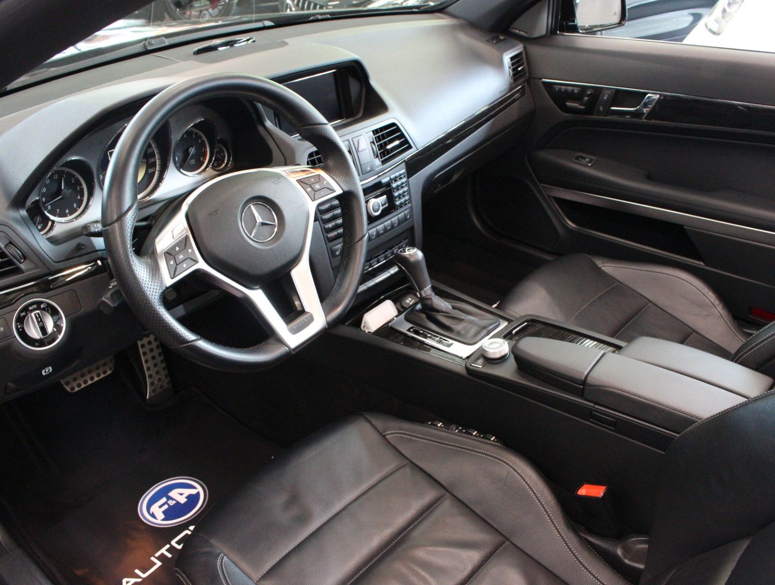 Fahrzeugabbildung Mercedes-Benz E 350 Cabriolet AMG-Line*Kamera*2.Hand