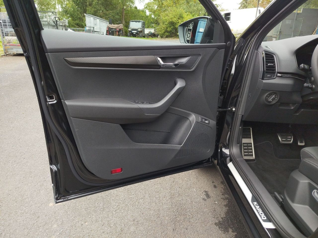 Fahrzeugabbildung SKODA Karoq  1.5 TSI Sportline 110 kw DSG