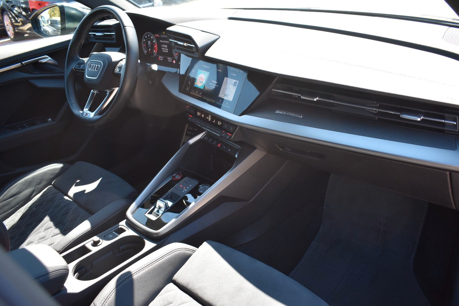 Fahrzeugabbildung Audi S3 Sportback 2.0 TFSI Quattro B&O/Virtual/LED