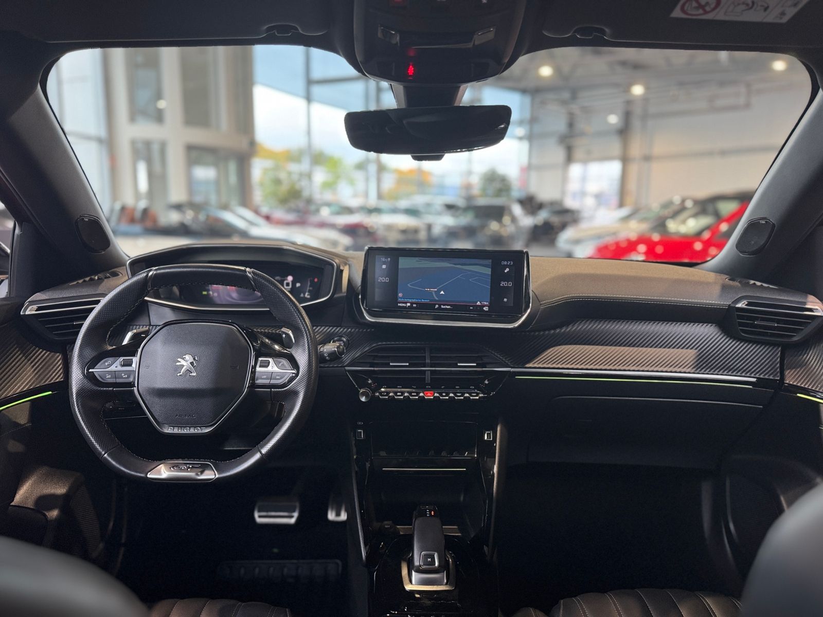 Fahrzeugabbildung Peugeot 2008 GT PANO LED NAVI ALU