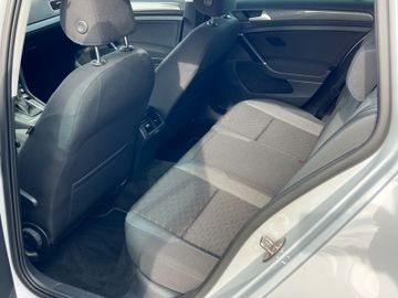 Volkswagen Golf - 9