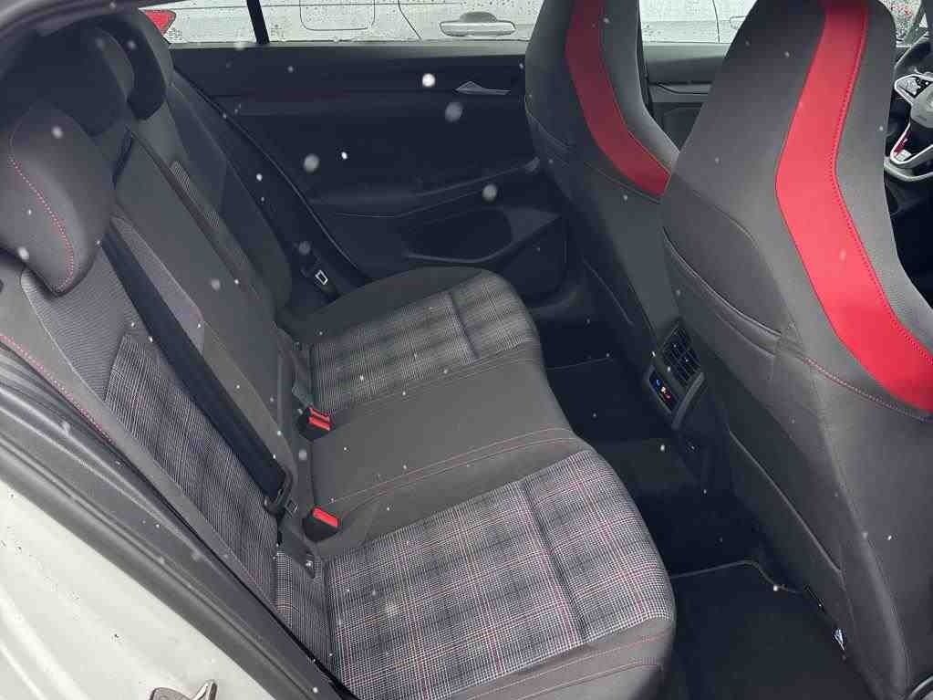 Fahrzeugabbildung Volkswagen Golf GTI *Panodach*Navi*PDC*Sitzhzg*ACC*LED*DAB*