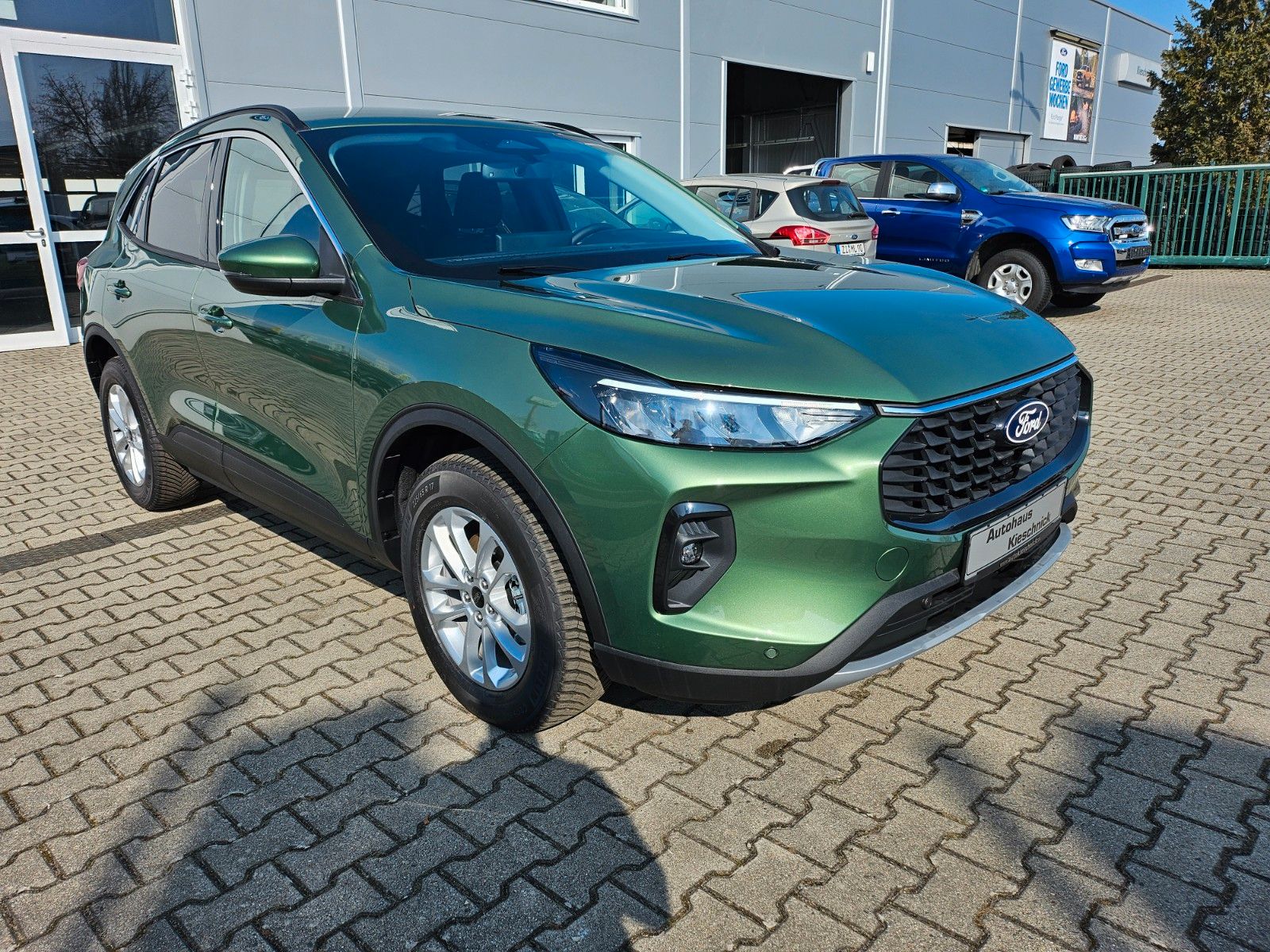 Fahrzeugabbildung Ford Kuga Hybrid Titanium