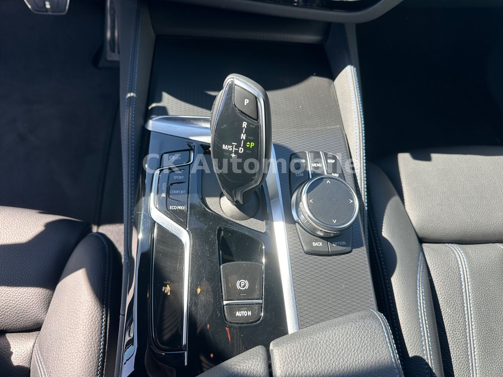 Fahrzeugabbildung BMW M550i xDrive Lim./Shadow-Line/Navi/Leder/LED/Kam