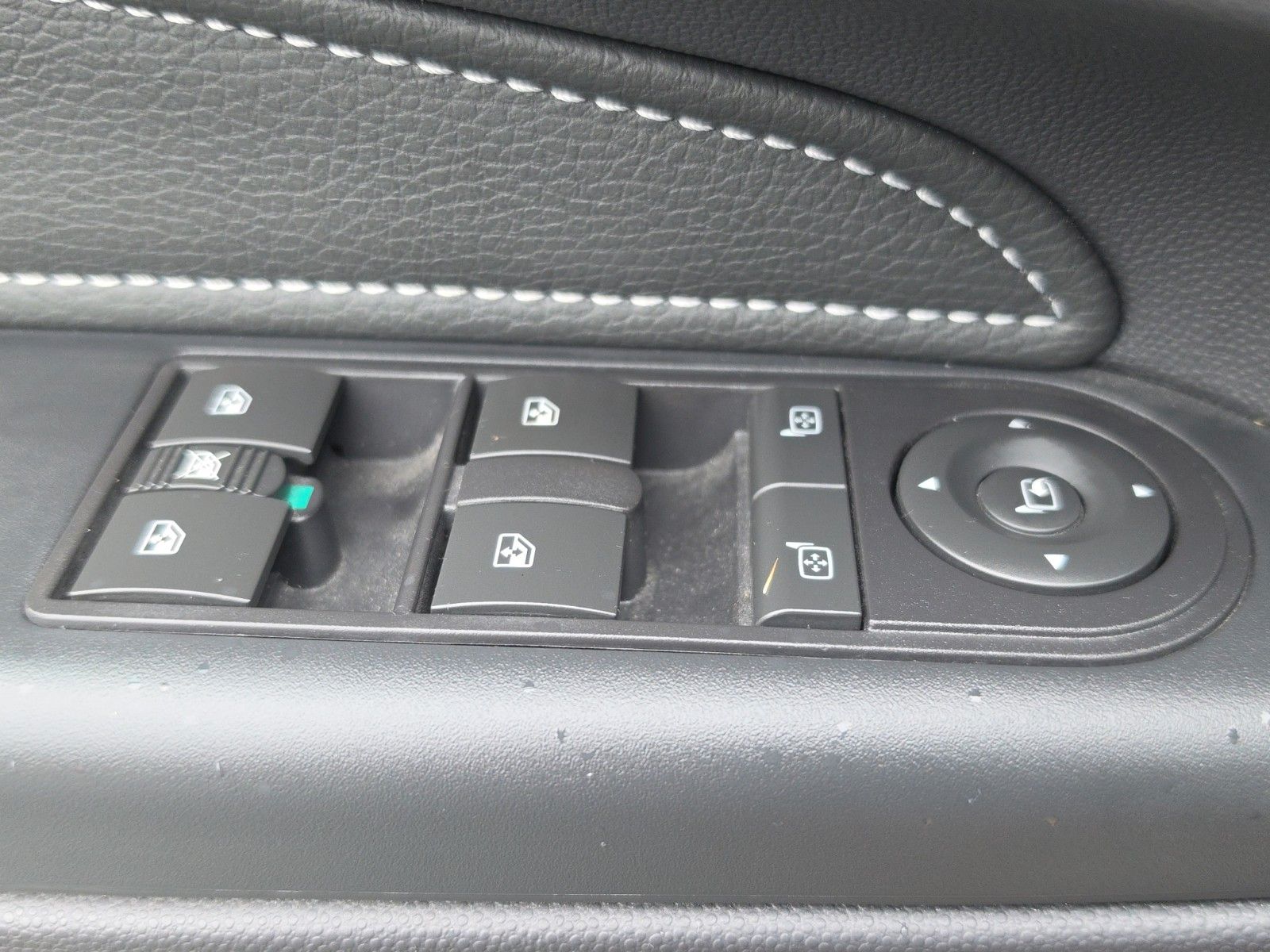 Fahrzeugabbildung Opel Zafira B Innovation "110 Jahre" 7-Sitzer 1.Hand