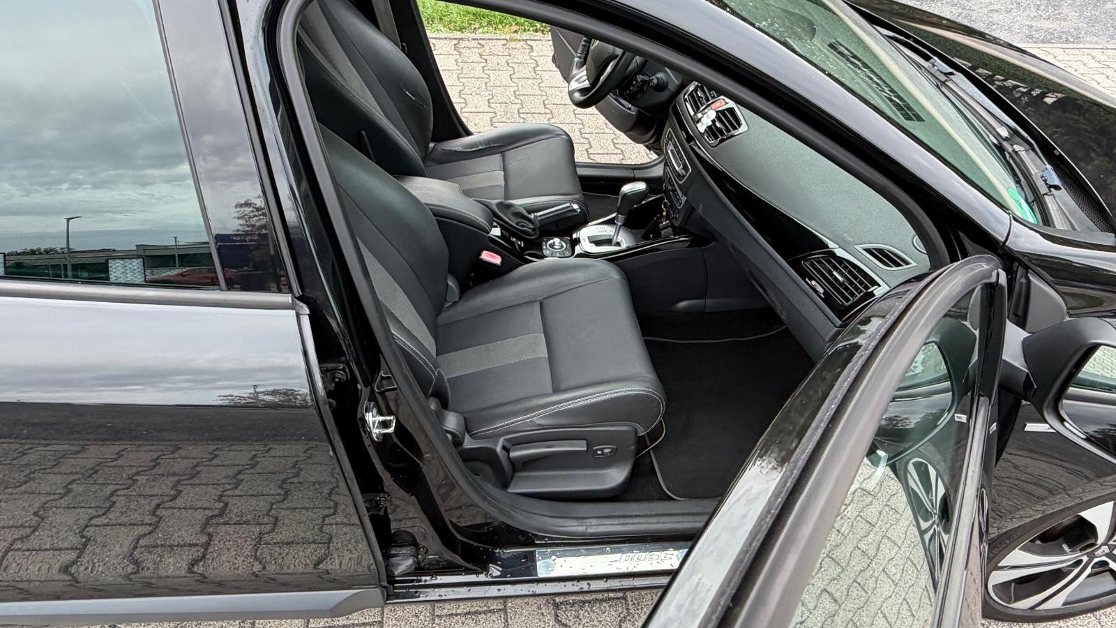 Renault Megane 2011 — photo 10