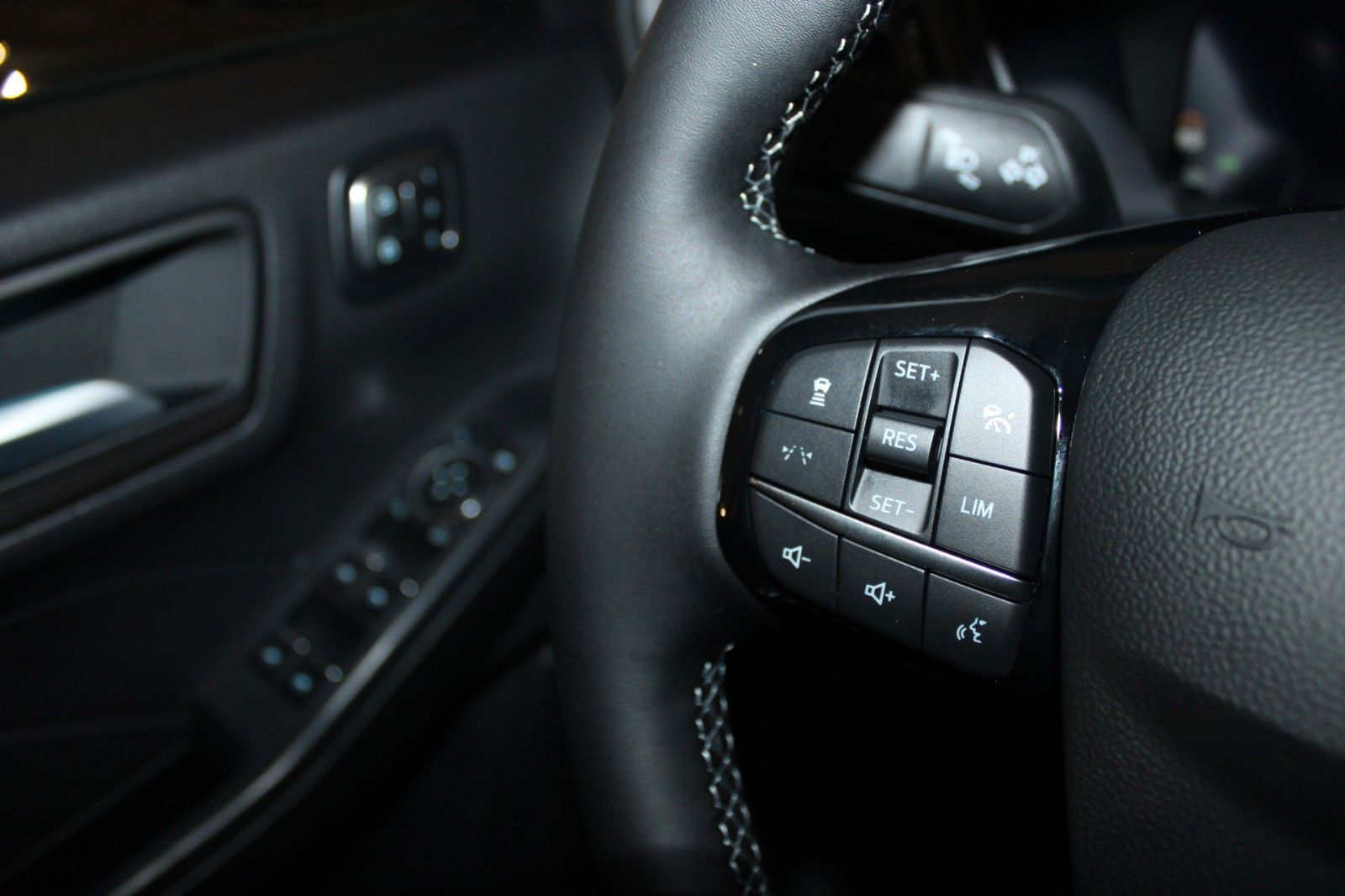 Fahrzeugabbildung Ford Kuga 2.5 Duratec FHEV Sound Edition X ECVT