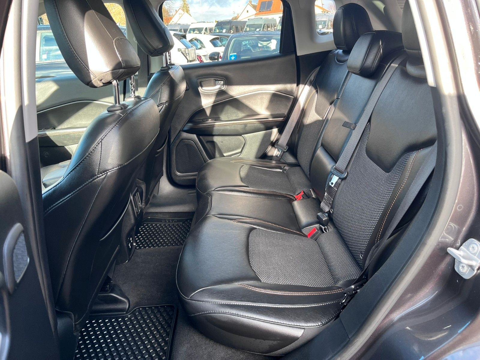 Fahrzeugabbildung Jeep Compass Limited 4WD