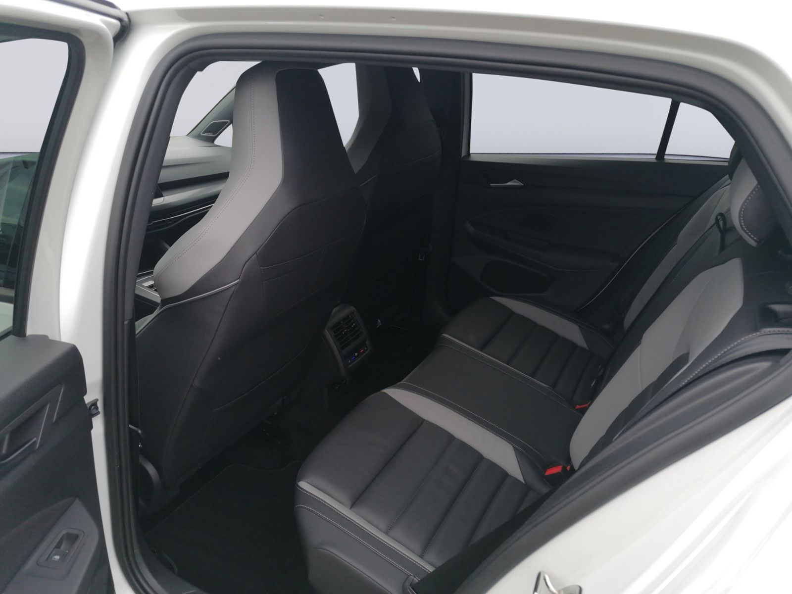 Golf VIII GTD 2.0 TDI DSG AHK+LEDER+STHZ+DCC+