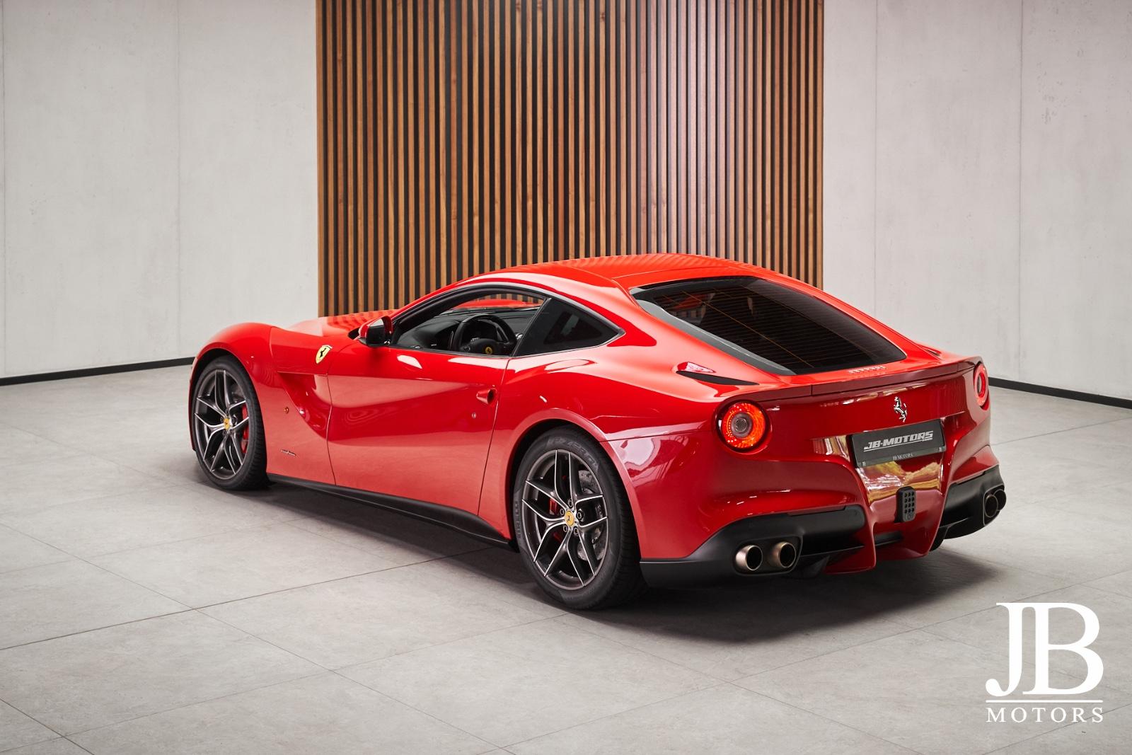 Ferrari F12 berlinetta Racing Seats LED Carbon Kamera