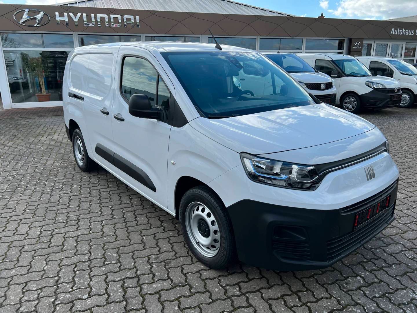 Fahrzeugabbildung Fiat Doblo XL KAWA100 MT6