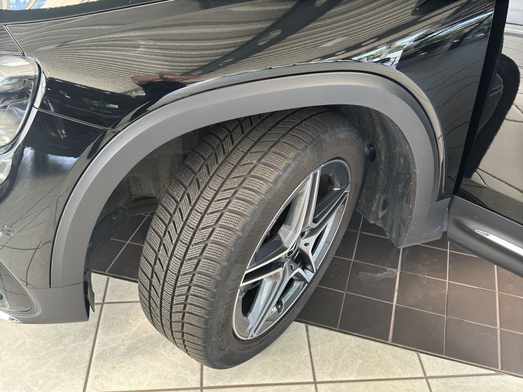Fahrzeugabbildung Mercedes-Benz GLB 200 d AMG*KeyLessDISTRON*PDC*RFK*ParkAss*AHK