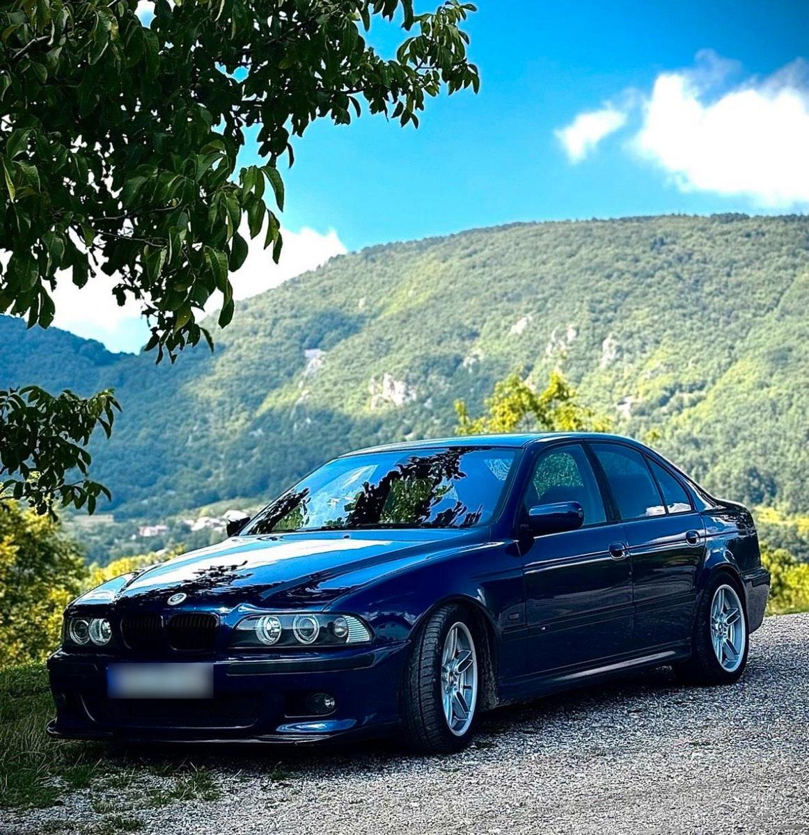 BMW 523
