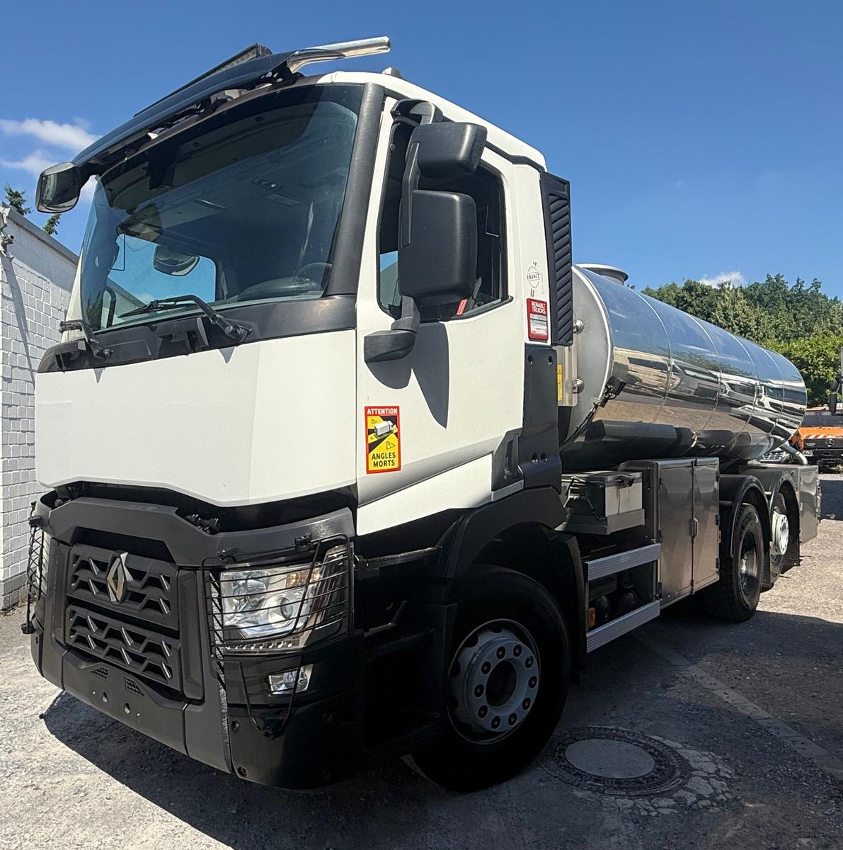 Renault C26.440 Magyar 15.000L Milch