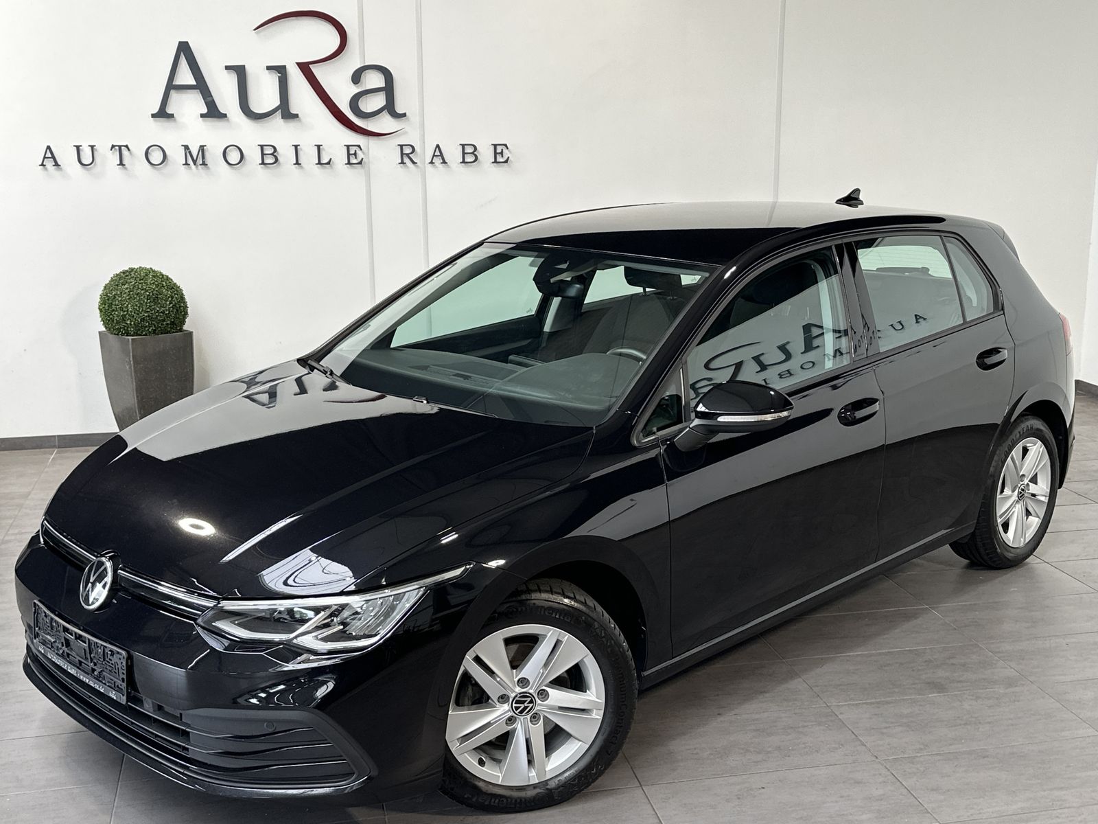 Fahrzeugabbildung Volkswagen Golf 2.0 TDI DSG Life NAV+LED+ACC+CARPLAY+1HD+VC