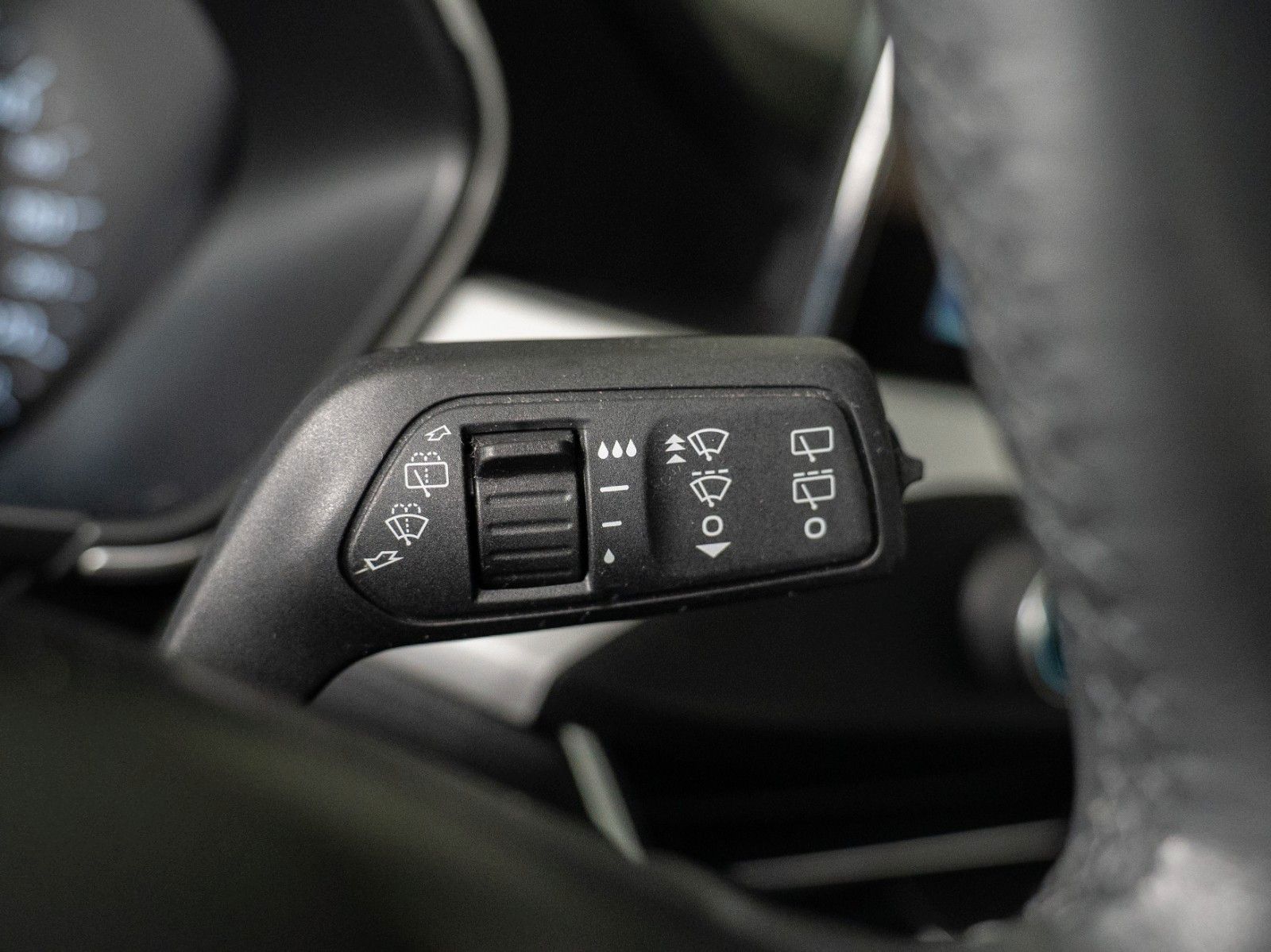 Fahrzeugabbildung Ford Focus Lim. C&C WINTER-P./NAVI/KLIMA/DAB/JRC