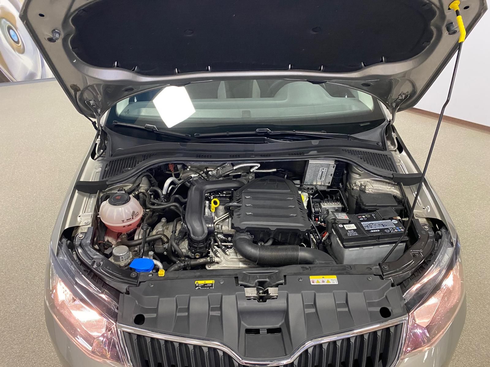 Fahrzeugabbildung SKODA Fabia 1.0 TSI DSG Ambition+Allwetter+PDC+1.Hand+