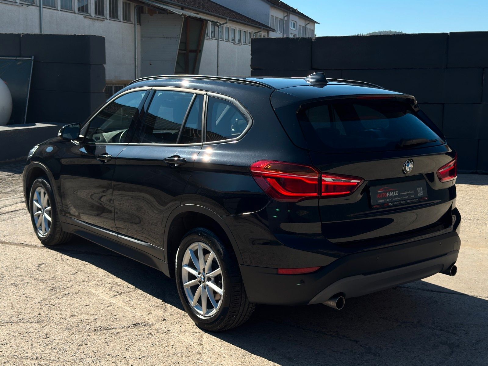Fahrzeugabbildung BMW X1 sDrive20i Advantage Tempomat AHK PDC SHZ LED