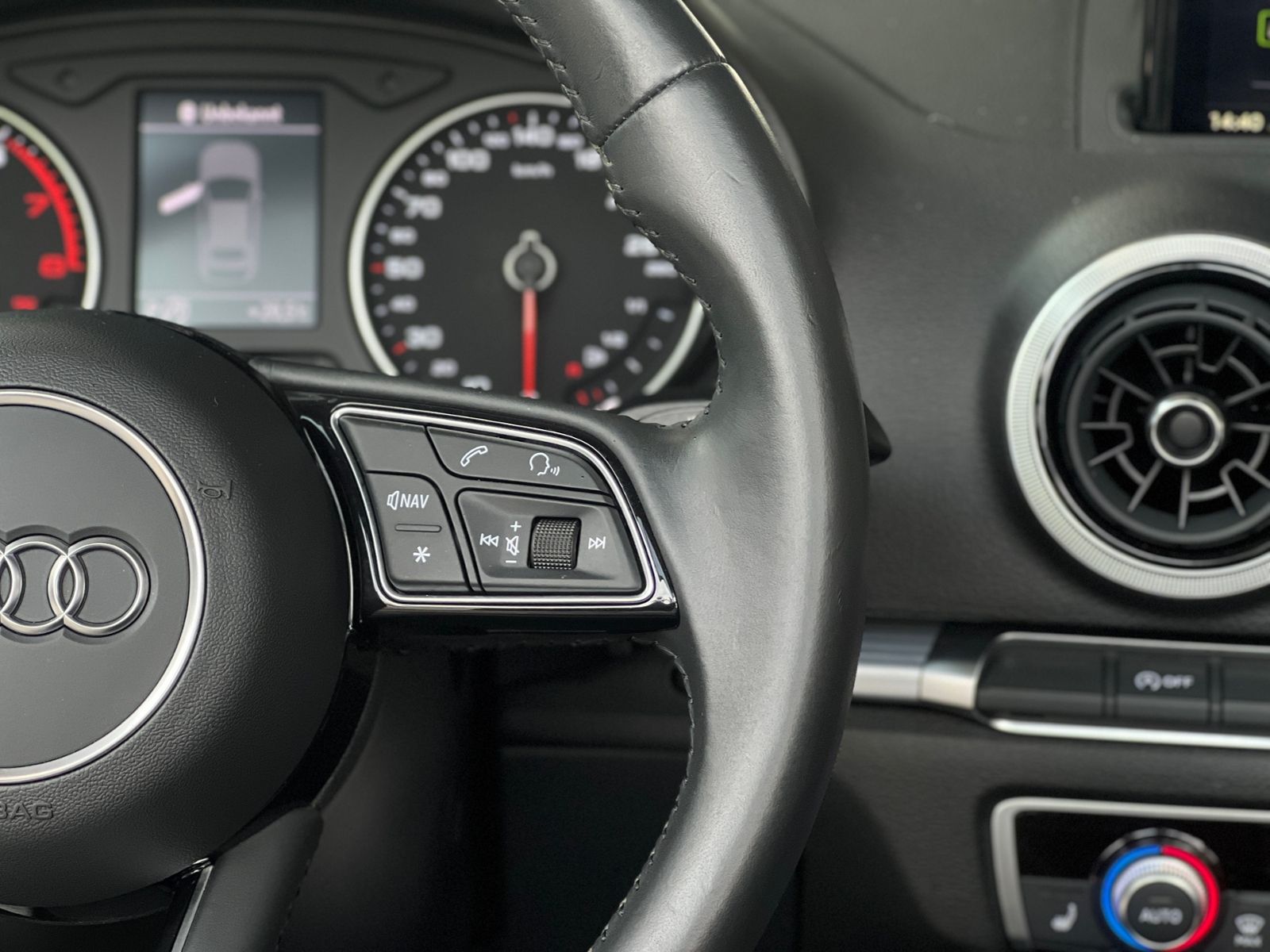 Fahrzeugabbildung Audi A3 Cabriolet  design 35 TFSI S tronic NAVI GRA S