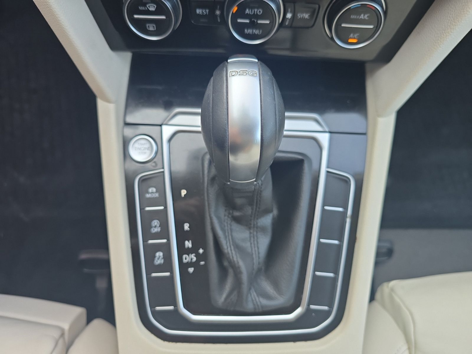 Fahrzeugabbildung Volkswagen Passat Variant Alltrack BMT/Start-Stopp 4Motion