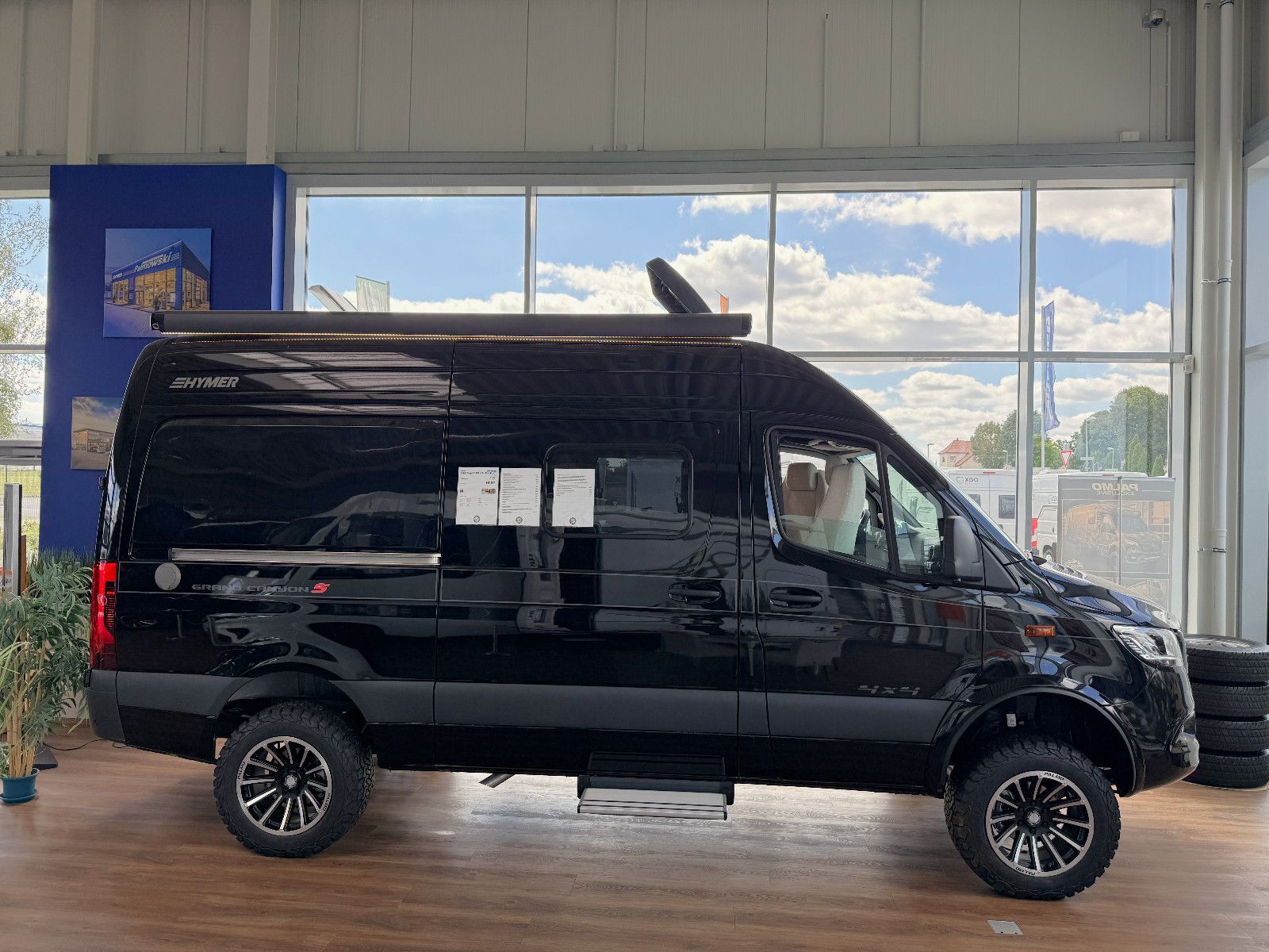Fahrzeugabbildung HYMER / ERIBA / HYMERCAR Grand Canyon S - MB 600 - 4x4